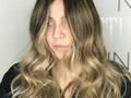 La suma de dos técnicas crean nuevos efectos en tu pelo #foilayage & #contouringhair . Gracias Sofia por permitirme crear tu nuevo look !!