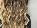 Caramel blond ! #balayage360 . . .  Wapp  3206365772 agenda tu cita a través de nuestra app (link en bio) #jorgezarate #micoloresjohnnavas #balayagebogota #balayageeducation #hairporn #balayage #hairblogger #bestofbalayage #paintedhair #wikimujeres #americansalon #styleblogger #balayagevideostar #armstrongmccall #basicsofbalayage #lorealprocol