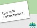 Mediante la aplicación del dióxido de carbono (CO2), gracias a un tratamiento de carboxiterapia nuestro organismo segrega ca, serotonina e histamina, todas ellas neurotransmisores que permiten la relajación del tejido subcutáneo y una dilatación vascular. El resultado es un aumento del torrente sanguíneo y, por tanto, una mayor oxigenación de la zona tratada. Como consecuencias directas de esta mejora en nuestra circulación sanguínea tenemos la reducción de la grasa acumulada y, por consiguiente, de la celulitis, así como de las marcas de estrías y cicatrices. En definitiva, como principal beneficio estético de la carboxiterapia podemos decir que los tejidos presentan una mayor firmeza, con lo que la piel parecerá más tersa y rejuvenecida.