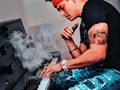 Vayan y le preguntan a @omarkoonze cómo se llama la canción que vamos a lanzar? También vayan y le preguntan a @diegoaletu cuándo sale #NADA versión #EnCasa? Me cuentan!