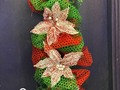 Tendencias de navidad. .  Así colocamos la malla en el árbol. Dorado y rosado.. Colores tendencias #navidad2019 #rosado #navidadtradicional . Decoración... @juanpadecoracion . cotiza con nosotros al Whatsapp 3137849668. Nuestra tienda en el @pereiraplaza  Vive Juanpadecoraciones.com #vivejuanpadecoraciones #RENUEVA #espejos #mesas #decoración #papelcolgadura #espaciosjuanpadecoraciones #gatos #árbolesnavideña #decoraciónhoga #decoraciónhogar #regaloparamama #cobijas #mesas #espacios, #hechoenpereira # #tendidos #homedesign #exteriordesign #interiordesign #diciembre #diseñointerior #decoradores #vivejuanpadecoraciones #navidad2019 #navidad #navidadJuanpadecoraciones #juanpadecoracion #diciembre2019