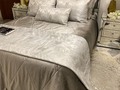 Decora tu lugar favorito con Juanpadecoracion … estamos en Pereira Medellín y Bogota en Bogota @unicentrobogota local 2209 …. En Medellín en el @santafemedellin local exterior 100A por la entrada Aguacatala y Pereira en @pereiraplaza local 155 y 267 envíos nacionales y todas las formas de pago … whatsapp 3137849668   #decoraciones #decoracion #pereira #mobiliarios #amor #tendidosdecama #mesas #espejosdecorativos #colombia #lampa homedecor #casa #home #diseñodeinteriores #sillas