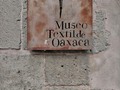 “Cuando pienso en Oaxaca, pienso en color, comida, en cultura y arte, es un lugar lleno de experiencias, texturas y bordados de aguja de plata, aquí lo descubrí junto a la comunidad de la maestra Marta”. @juanpablosocarras  . . . . . . . . .  #HHAM #moda #modacolombiana #sostenibilidad #marcasconproposito #upcycling #modasostenible #artesanias #JPS #Socarras #historiashechasamano artesanas #trabajomanual #hechoamano