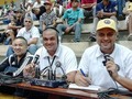 A propósito del Día Mundial de la Radio. . . Comparto esta foto desde el Gimnasio "Papá Carrillo", cuando junto a @dariomachado82 y @juancarlosmendez7813 trasmitíamos para el Circuito Radiofónico de @marinosbbc.  Aunque no sale en este #tbt, esa cruza era monitoreada por el patrón @josebarberi.  Radio y baloncesto, dos mis más grandes aficiones. . . . #picoftheday #juliocesaryl #basketball #marcapersonal #radiohost #producer