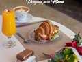 ¡Desayuna con mamá en la Trinacria Lecheria! . Empieza el homenaje a tu mamá con este desayuno de @trinacrialecheria, incluye: 🥐 Pastelito o Croissant ☕ Café lattte o Americano. 🍹 Jugo natural, te frío o infusión. 🍰 Postre.  El precio referencial es de 12$ Válido hasta hoy domingo 14-May  @trinacrialecheria   #juliocesaryl #diadelamadre #lecheria #soydevenezuela #trinacriadolci
