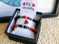 Personaliza tu regalito! Piedras howlita roja y onix matte. Ajustables o elásticadas. Mira los diseños disponibles en las historias destacadas. #envioschile #enviosaregiones #chile #instachile #santiagodechile #viñadelmar #valparaiso #rancagua #talca #concepcion #valdivia #talcahuano #laserena #coquimbo #puertovaras #puertomontt #puertonatales #arica