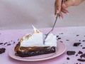 Esta bomba es todo lo que si 😍  Brownie, dulce de leche y merengue 🙌🏻🙌🏻🙌🏻  - - - - - - - - - #brownie #cake #dulcedeleche #torta #bomba #delicious #dessert #postre