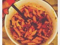 Un dia para pecar y subir los animos : Hidden Veggie pasta con tomate,espinaca,cebolla morada y ajo <3