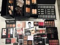 @Regranned from @makeupbymario - 🎉🚨I'm excited to announce my next giveaway- #MakeupByMarioHolidayGiveaway I want to help artists / aspiring artists build their professional kit.  One lucky winner will win all of the makeup and brushes here for their professional kit. (makeup case included) Follow the easy steps below for a chance to win:  1. Make sure you're following both @theMasterClass and @MakeupbyMario  2. Tag 2 friends in the comments below  3. Repost this pic on your page. Be sure to use hashtag #MakeupByMarioArtistGiveaway and #TheMasterClass and tag @makeupbymario and @theMasterclass in the caption. **Profile must be public **winner will be chosen and announced on my IG stories by November 15th** Contest is international. Good luck! #MakeupByMario #MakeupByMarioHolidayGiveaway #TheMasterClass - #regrann