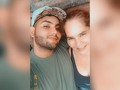 No puedo dar un paso Sin su mirada sobre mí Atento a mis deseos Solo pido para mí Su amor por mí es inmenso Es tan dulce, bueno y tierno Y siento que muero en sus brazos Fingiéndole deseo  No, no, no puedo soportar un día más Su cuerpo sobre mí, sus labios inundando mis rincones No quiero triturar su corazón Es por compasión cuando digo su nombre No quiero mentir más, esto es traición Intento ir y cierro con un beso mi salida No puedo amarlo como te amo a ti No si lo dejo, seré su asesina Yo soy su vida . . . . . . . . . . . . . . . . . . #amor #madre  #vida  #hijo  #gay  #gayboy  #gaymadrid