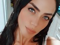 Nos vemos como queremos, hoy en día nada es imposible en las redes sociales, hasta lo q no es real termina pareciéndolo, no se si realmente sea tan bueno como parece, sobre todo porque cada día nos aceptamos menos, queremos ser o parecer algo que no somos, mostramos un vida "perfecta" un cuerpo" perfecto" .  Hay veces que extraño esos días donde no entendía sobre redes, sobre todo cuando no era tan importante mostrar. Lunes de reflexión.....  . ¿ Como influyen las redes en tu vida y relaciones?. . #fitnessmom #kathafit #redessociales