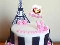Feliz y bendecido martes hoy se va Junio👋.  Acá les dejo esta torta en Fondant, tema París, por dentro torta húmeda de chocolate rellena de manjar(Arequipe)🙊. . Esta iba acompañada, de cupcakes, alfajores, reinitas de nutella, y trufas de chocolate, todo con el tema de #Paris en el próximo Post le muestro. . Si les gusto recuerden darle like, y comentarnos algo bonito💕. . Gracias Por P R E F E R I R N OS👊.  #dulcitoshechosconamor #amoloquehago #PISCO #PARIS #FONDANT #CHANTILLY #CHOCOLATE # AREQUIPE