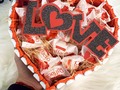 ¿Qué les parece este delicioso corazón de chocolates? Lo puedes personalizar con el chocolate de tu preferencia ❤️Regala amor, regala chocolates, regala #SpecialBox