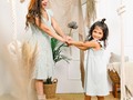 Gracias hija por llegar a mi vida y convertirme en #EstiloMama 🥰 Por siempre estaré agradecida del gran milagro que representas!! Gracias por tu amor tan bonito y por llenarme todos los días de motivación para seguir adelante 🙏🏻🫶🏻  Cuál es tu foto favorita? 😍   📸 @_habiaunavezunafoto  💄 @xiomaracastellanos21  👗 Mom & me verde @amazon 👌🏻  🧥 Braga @bohemianboutiquemiami   #KatyEstiloMama #momvlogger #mamalatina