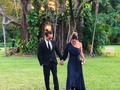 Mi Valentine ♥️ gracias por recordarme con los pequeños detalles que Valentines se vive todos los días ... Valentines es cuando te levantas antes para que encuentre mi café listo, cuando te preocupas que mi carro esté en buenas condiciones para protegerme, es cuando así me de fastidio me insistes que me ponga el cinturón de seguridad correctamente, es ese mensaje a mitad del día que lo hace todo mejor, es acomodar mi cabello cuando no está en su puesto, reírnos de cosas que sólo los dos entenderíamos. La lista pudiera continuar infinita, pero te quería agradecer por ser el mejor Valentines del mundo 🌍♥️ love you 👫🏼 @cesarcaminero