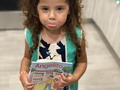 No me pongas esa cara hija te toca estudiar con el libro que estudió tú mamá 🤓