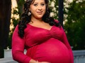 Pancitas de amor y un retrato increíble para mamá❣️ Nuestras barriguitas en exterior siempre nos dejan fotos mágicas  Un maquillaje hermoso de @carolinaartt  Vestido de @laboutique.pa   #kbfotopanama #maternityshoot #pregnancy #pregnancyfashion #newborn #panama