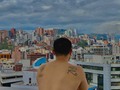 ¿Qué ves cuando nos miras? ¿Quién te imaginas que quieres ser? ¿León en mi planeta o el gato persa en tu balcón? ¿El que imaginé en un vuelo al sol o el que disparó con silenciador? ¿O a la vez el peón y el rey? . . . #finalfeliz #vueloalsol #AmaiaMontero #Tesla #handsome #tattoo #heaven #capitalcity #Quito