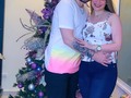 Y así celebramos la navidad en familia ❤️ ⁣ ⁣ Para mi la navidad sin duda es un tiempo de alegría. Debo confesar que me encantan los regalos 🎁 (es uno de mis lenguajes del amor), pero lo que más me llena de felicidad es el tiempo de compartir en familia. ⁣ ⁣ Desde que tengo uso de razón estas fechas para nosotros siempre han sido de mucho mucho trabajo (sí, todo el año es de trabajo duro pero diciembre ni se diga 😅), por eso poder parar un día para compartir de esta manera es sin duda una bendición ❤️⁣ ⁣ Para que los que no saben los 24 no solo celebramos la navidad sino que mi papá volviera a nacer después de una dura situación, y aunque éste ha sido un diciembre bastante agridulce para nosotros porque Dios decidió llevarse con él a una de mis tías (y sin duda pasar por estos momentos no es para nada lo que se quiere en navidad), doy gracias Dios por mi familia, y por poder disfrutar de estos momentos que se quedarán inmortalizados en recuerdos.. ⁣ ⁣ Y para ti y tu familia nuestros mejores deseos, que este nuevo año traiga todo lo bueno que le pidas y mucho más ❤️ ⁣ ⁣ ¡Feliz Navidad 2021! 🎄❤️⁣ ⁣ #Navidad #Christmas #Navidad2021 #Christmas2021 #FelizNavidad #Diciembre #Familia #NocheBuena #ReflexionesDeNavidad #Gratitud #Momentos #Vida #Deseos #Escritos #Reflexiones