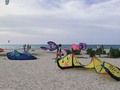 Pal agua patos! Sábado en @kiteaddictcolombia  . . .  Did you know that our #kitespotmayapo is only 35 min from the airport Riohacha?  . . 💨 Constant side onshore wind between 15-25 knots 🪁 guys: 9-12 m Girls: 7-10 m Others: 7-12m . . ✈️ how to get to Mayapo? By plane directly with @avianca or @vivaairco from #bogota🇨🇴 or #medellin  By 🚌 directly from #cartagena #salinasdelrey #puertovelero #puer #barranquilla #santamarta #mendihuaca #buritaca #palomino to Riohacha and from there by 🚕 or school transport to Mayapo! . . Don’t forget to bring your #kiteequipment or book #kiterental or #kitelessons  . . #kitespot #kitespotcolombia #aprendeki #kitesurfespaña #kitesurfgermany #kitesurfcolombia #kitemagazine #kitemap #kitemag #kitesafari #kitetripscolombia #kitetrip