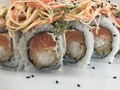 Nuestro rollo Mixto. SHANGHAI ROLL Salmón Natural y Langostinos Tempura con un topping de ENSALADA NEPTUNO  En #Koi Sushi podrás Disfrutar de los más Ricos #ROLLOS #ENSALADAS #NIGUIRIS preparados al instante con los ingredientes más Frescos y de Primera Calidad  El plan Perfecto para un buen #sabado =============================== RESERVAS Y DOMICILIÓ AL ☎️☎️☎️5819957. 📲3004952696 ————————————————————- food #foodporn #yum #instafood #yummy #amazing #instagood #photooftheday #sweet #dinner #lunch #breakfast #fresh #tasty #foodie #delish #delicious #eating #foodpic #foodpics #eat #hungry #veganfoodgasm