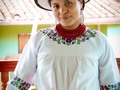 Sisa kantutitawan Con flores de kantuta   Llegando a Occopata (comunidad de Solischa) mi ñañaku me recibió con kantitas que las colocó en mi sombrero.  Hoy hablamos sobre los cantos y nuestros caminos, añorando salga una canción para honrarnos, ñañarishpa ñañarishpa.   Fotos hechas por mi ñañachay   @solischa_20 ñuka kantutita llakirini, kikin yuyarishpa. 😭🧡  #koryguaman #perú #kantuta #cuzco