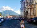Ese día andaba bien feliz porque todas las demás veces que había ido, no había logrado ver el volcán despejado y esas 20 horas que pase en La Antigua, al fin lo ví y fue hermoso. ⛰️