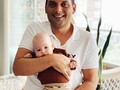 Un buen papá no gesta, pero protege desde el vientre. Papá no sufre los achaques del embarazo, pero acompaña y cuida cuando mamá lo requiere. Papá no puede parir, pero sostiene la mano de mamá para infundirle valor y se queda allí, esperando ansioso y sin dormir. Papá se preocupa en silencio y reza por la vida de su esposa y su hij@. Papá carga, baña, alimenta, faja de ser necesario, y si, también cambia pañales. Papá no amamanta, pero ayuda a comer a mamá de ser necesario, y es experto en sacar gasecitos reparadores. Papá sabe abrazar, jugar, bailar y consolar cuando se necesite. Papá tiene un trabajo igual de importante y valioso que mamá, porque el día que nace el bebé, también nace un padre que teme no hacerlo bien pero que está dispuesto a dar lo mejor de sí. FELIZ DÍA PAPÁ 🤍