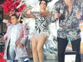 Ruge con la Reina Carnaval 2020 @isabellachams con @faustochatela_labanda En el cierre del evento en el @hotelelpradobaq . . #carnaval2020 #handmade #hechoamano #diseño #design #carnavaldebarranquilla #marimonda #laurarojasropain #colorful #colombia #barranquilla #makeup #influencer #style #fancy #chic
