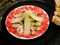 Carpaccio, la manera en la que los sabores propios de Venecia, se juntan❤️  Nuestro consentido carpaccio de res es el aperitivo que se lleva todo el protagonismo al ponerlo en la mesa🌟   La entrada ideal para un almuerzo o cena, siempre acompañado de tu tinto favorito🍷🙌🏻 . . 📍Av. Rafael Gonzalez con Av. Los Claveles. 📲 +58 4126675896 🛵¡Delivery a todo Punto Fijo!
