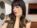 Siento que todas las sombras del universo se multiplican en lo profundo de mi piel.