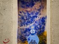 En el barrio del Carmen de #Valencia nos tropezamos con numerosas muestras de #streetart #grafitis e intervenciones artísticas contemporáneas. Así, podemos ver esta vieja ventana tapiada que vuelve a la vida gracias a una colaboración entre @bikedesuro y #cosmik22 (@marta_kimberley ). Cada uno tiene su propio estilo y elementos habituales, que son respectivamente la bici de corcho y el cosmonauta, que han unido en esta ventana. ¿Te gustan? ¿Cuál es tu grafiti favorito? . . . . . #artecallejero #addicted_to_valencia #BarrioDelCarmen #klmhousevalencia #visitvalencia #bicicleta #valenciaesahora #astronauta #igersvalencia #cvalencianatb