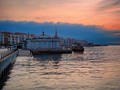 Amanece, que no es poco. Este podría ser el título de una película que se rodase en la #BahiadeSantander. Así de bonita se ve nuestra bahía en un amanecer de abril (Sí, es foto de mi archivo). En esta #horabruja, nada es del color que parece, sino del que el cielo quiera reflejar. Siempre sientan bien esos toques naranja a una de las #bahiasmashermosasdelmundo. . . . . . #turismosdr #Cantabria #santander #CantabriaInfinita #palacete #embarcadero #losreginas #bahia #igerscantabria #addicted_to_cantabria