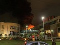 Emergencia en Barranquilla: aproximadamente a las 10:05 p.m. desde este domingo inició un incendio en el Centro Comercial Buenavista II. A esta hora, el Cuerpo de Bomberos de Barranquilla trabaja para controlar las llamas. Noticia en desarrollo.