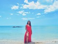 The Red Queen... . . . Photo: @araratphoto Model:@nerylopez15v Makeup: @nerylopez15v . . . #thequeen #queen #blackpower #color #beach #red #blue #nature #nikon #photography #photoshoot #campeche #cdcarmen #mexico #venezuela