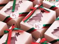 🎄 N A V I D A D 🎄⁣ ⁣ Te presentamos estos hermosos pinos de navidad para tus #aguinaldos, #regalosnavideños y #novenas. ⁣ ⁣ ¡Los dejarás a todos enamorados! ⁣ Medidas 15 cm de alto x 10 cm de ancho. No tiene aroma, se fabrican en color beige solamente. ⁣ ⁣ Viene en la cajita con un lindo mensaje navideño. ⁣ ⁣ 𝐇𝐚𝐳 𝐭𝐮𝐬 𝐞𝐧𝐜𝐚𝐫𝐠𝐨𝐬 𝐞𝐧 𝐞𝐥 𝐞𝐧𝐥𝐚𝐜𝐞 𝐪𝐮𝐞 𝐞𝐧𝐜𝐮𝐞𝐧𝐭𝐫𝐚𝐬 𝐞𝐧 𝐞𝐥 𝐩𝐞𝐫𝐟𝐢𝐥 𝐞𝐧𝐜𝐮𝐞𝐧𝐭𝐫𝐚𝐬. ⁣