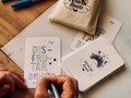 𝐏𝐄𝐍𝐒𝐀𝐑 𝐁𝐎𝐍𝐈𝐓𝐎⁣ ⁣ Esta es una invitación en forma de baraja que puedes intervenir, dibujar, rayar y/o regalar.⁣ ⁣ Son 21 maneras de inspirarte y vivir desde diferentes puntos de vista. ⁣ ⁣ Inversión $35000 más envío a cualquier ciudad de Colombia 🇨🇴. ⁣