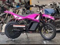 Mini moto eléctrica marca Razor! Nueva para estrenar! Últimas 2 unidades!!! 1 Rosada y 1 negra! Para niños entre 3 y 5 años, precio: 1’400.000 #minimo #minimotoelétricainfantil #minimotoelectrica #razormotorcycle