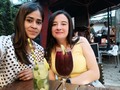 Ella aún me dice: "Lolo" y yo le digo: "Mi Jenn", han pasado los años y hoy hablamos como si fuera el primer día!! 🎶 . . .  #reencuentro #regalos #cafeycocteles #amistad👭 #otrapartecafe