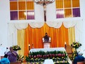 Vean que altar más hermoso 💞 esta hermosa iglesia es en palmital de Miramar, clima friito, gente hermosa y lo más bello ir a servir y salir súper recargado del inmenso amor de mi vida Dios ‼️