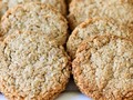 «🍪GALLETAS DE AVENA🍚 Y COCO🥥»   Ingredientes: 🥥3/4 taza de coco rallado 🍚1/2 taza de avena 🥣1/3 taza de harina de avena u otra harina saludable (Almendras, linaza, maní)  🥚1 huevo 1 cda de Stevia   Preparación: ➖Mezcla todos los ingredientes poco a poco hasta lograr una masa. ➖Forma bolitas y aplastalas en una bandeja previamente aceitada. ➖Hornear por 10 a 15 minutos a 180 grados y listo!