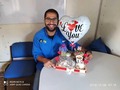 Cliente feliz con su bandeja sorpresa de aniversario🎉🎉❤❤💖💗😍. . . . . #loveodelice  #clienteloveodelice  #amor  #empanada #cake #Minicake