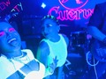 #gracias @retratosimaginariosmx @puchi1738 @lesliebeat @elcuervorestbar 🌈 gracias a todos !!! Casa llena #fullhause #glowparty #losamodoro #songrandiodos un placer cantar para ustedes 😘😘😘😘 #music #fiesta #perreo