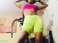 #fit gym #lahulka #gymaddict #gymfreaks #gymtraining #entrenamiento madrugador 3:00 am 😳😂🏋🏾🧜🏿‍♀️ #sivale #strongwomen #flow #venezuelangirl #neonvibes