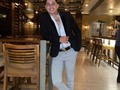 Siempre pensé que amar era la respuesta. Amar a otros, sin pensar que primero debo de amarme a mi mismo.  Querer, mimar y cuidar cada centimetro de mi.  Amarme tal cual soy, con mis defectos, con mis complejos, con mis virtudes y con todo yo. . . .  Quise encontrar a alguien a quien amar, alguien quien me hiciese feliz... poder creer de nuevo en el amor, pero no fue así. Fue algo mucho mejor. . . Me encontré a mí mismo, y ahi descubri que no existen miedos, ni nadie que deba reemplazarme pero si complementarme.  . Completar las piezas que faltan dentro de mí. Y descubrir, que puedo ser feliz por mí mismo. 🤍