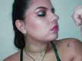 Hola amor!  Que les parece este maquillaje? A mi me tiene encantada la sombra que utileze en el párpado es de @kapricamakeupco es el número 008. La utilize en seco no la moje con ningún fijador ni nada y la verdad me gusto el resultado y potencia que tiene esta sombra.....