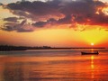 #sunrise #dawn #amanecer #magichour en la #bahiadepanama haciendo unos #timelaps para el #shooting de hoy en #cascoviejo #locacion #coastway #crew #deyapaya #siemprelisto #canon #fuerzayfe #mentepositivamente y #pureza. #photos & #films en #Panama