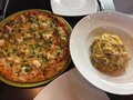 #reunion en #Restaurante @botanicapizza #pizzeria #pizza de #langostinos #pasta #carbonara #food #lovers #siemprelisto #filmmaker #panama #🇵🇦 #workandfun #mentepositivamente #color #photography & #films