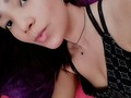 Soy el tipo de novia que puede mandarte sin motivo ni razón fotos/gifs haciéndose la linda o haciendo el ridículo 😌