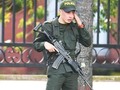 El policía que dejó el celular a Cargando en el CAI 😂😂😂😂  #PoliciasAsesinos #PoliciaCriminal #ColombiaLivesMatter